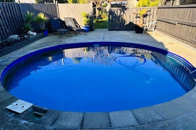 Photo of property in 12 Masham Road, Broomfield, Christchurch, 8042