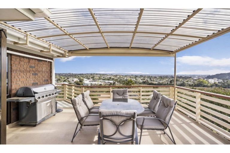 Photo of property in 70 Pemberton Avenue, Bayview, Auckland, 0629