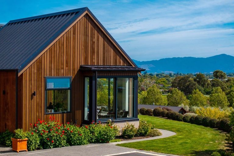 Photo of property in 21 Dry Hills Lane, Riverlands, 7274