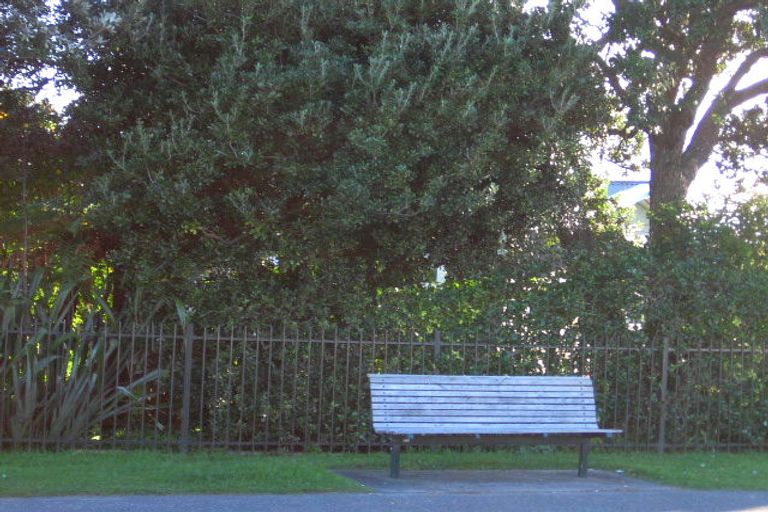 Photo of property in 164 Centreway Road, Orewa, 0931