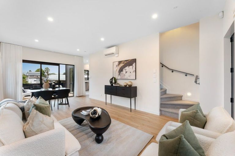 Photo of property in 2/29 Brandon Road, Glen Eden, Auckland, 0602