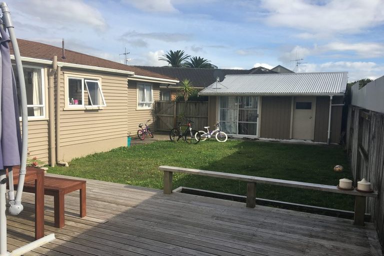 Photo of property in 8 Dover Road, St Andrews, Hamilton, 3200