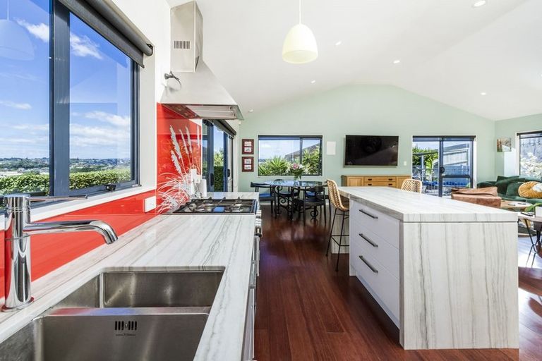 Photo of property in 2/982 East Coast Road, Northcross, Auckland, 0632