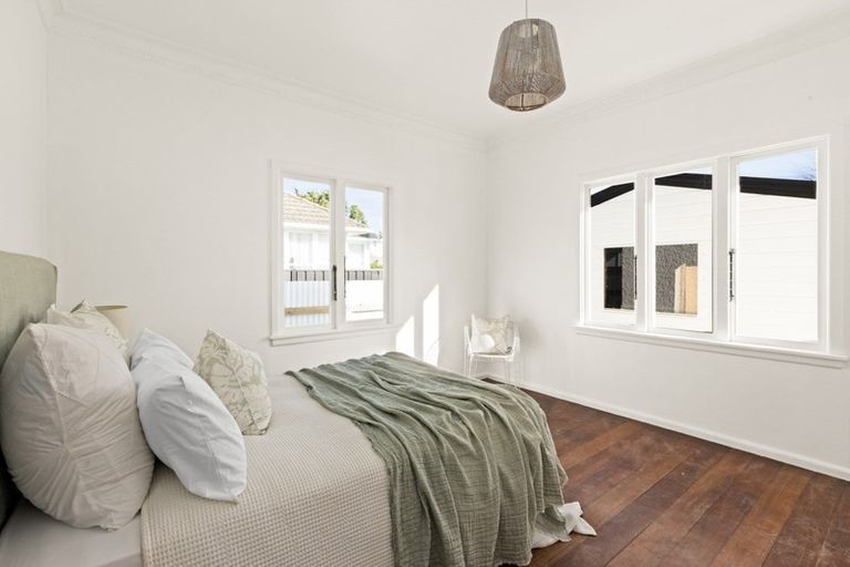 Photo of property in 14 Savage Crescent, Marewa, Napier, 4110