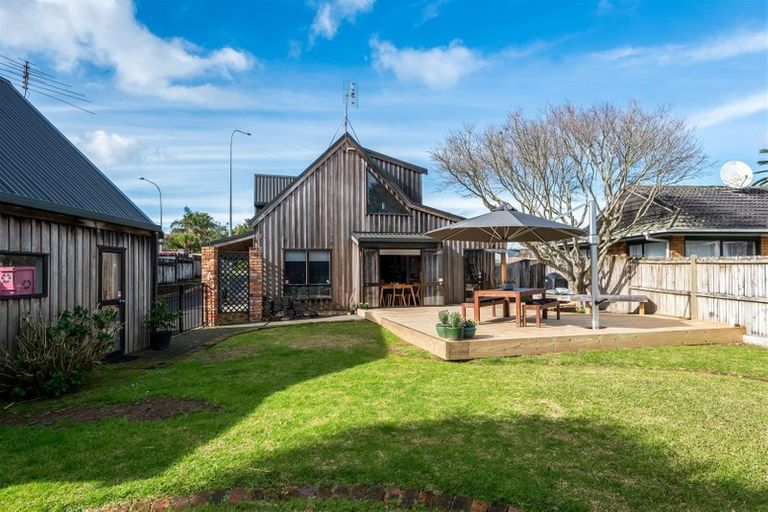 Photo of property in 810 Chapel Road, Shamrock Park, Auckland, 2016