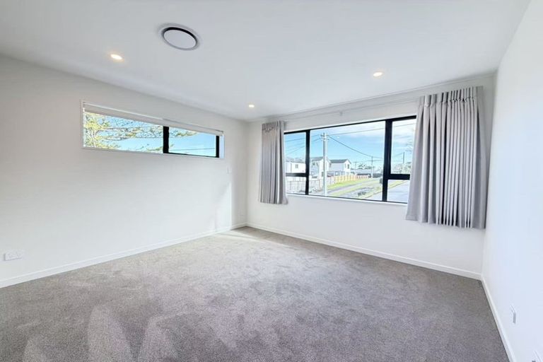 Photo of property in 12a Gordon Avenue, Milford, Auckland, 0620