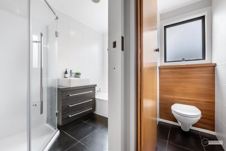 Photo of property in 30 Pekanga Road, Normandale, Lower Hutt, 5010