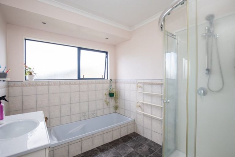 Photo of property in 23 Darlington Street, Ngatea, 3503