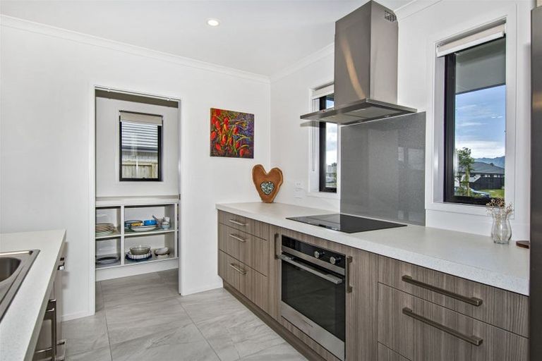 Photo of property in 30 Kitemaunga Avenue, One Tree Point, 0118