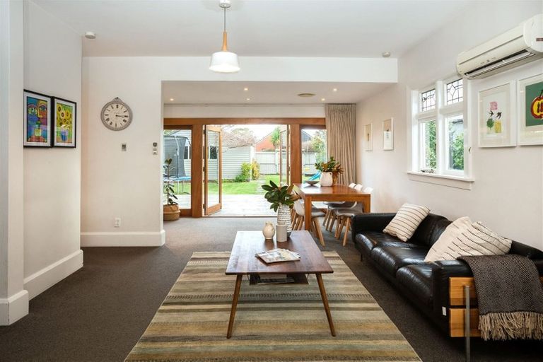 Photo of property in 93 Abberley Crescent, St Albans, Christchurch, 8014