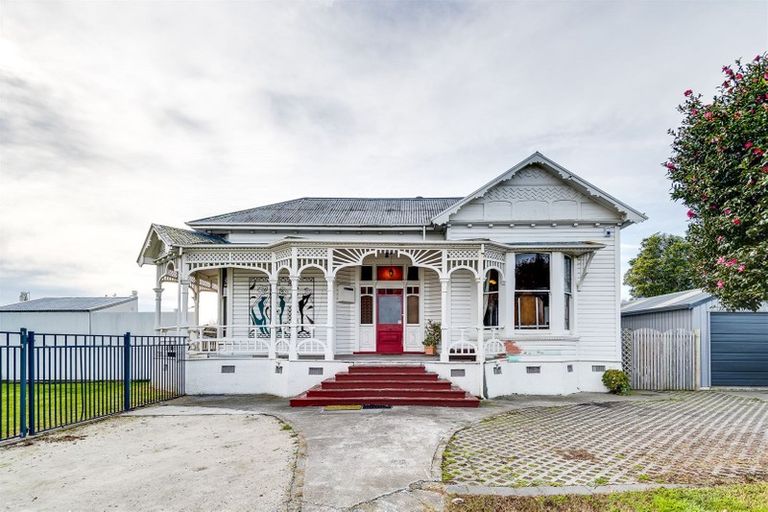 Photo of property in 200 Grove Road, Mayfair, Hastings, 4122