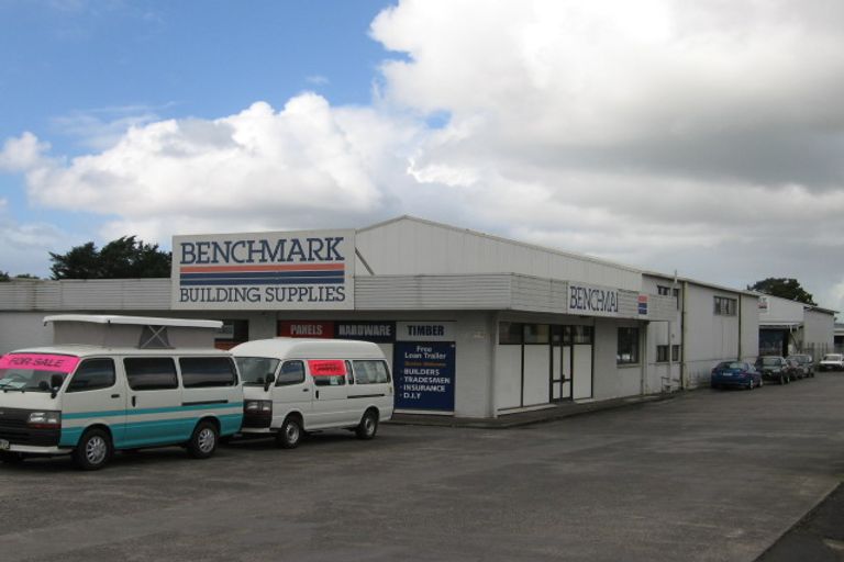 Photo of property in 2/251 Lincoln Road, Henderson, Auckland, 0610