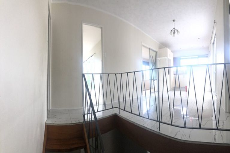 Photo of property in 1 Cashmere Place, Glenfield, Auckland, 0629