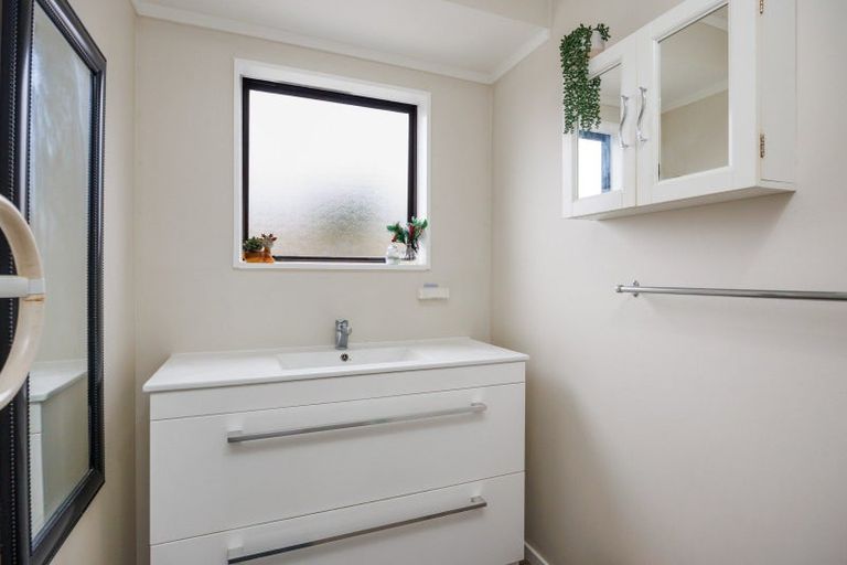 Photo of property in 5 Cargill Grove, Kelvin Grove, Palmerston North, 4414