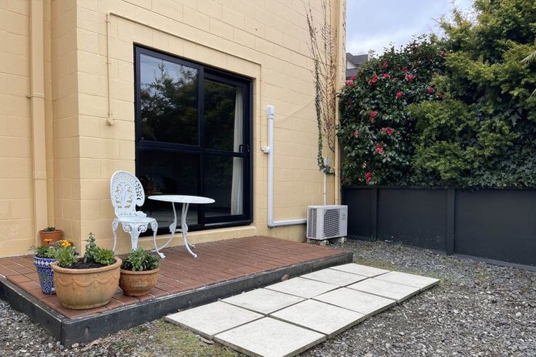 Photo of property in 35 Burma Road, Khandallah, Wellington, 6035