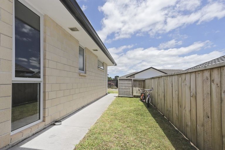 Photo of property in 17 Richardson Road, Omokoroa, 3114