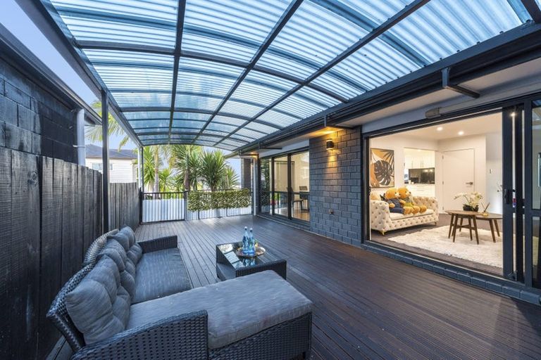 Photo of property in 12 San Casello Rise, Henderson, Auckland, 0612