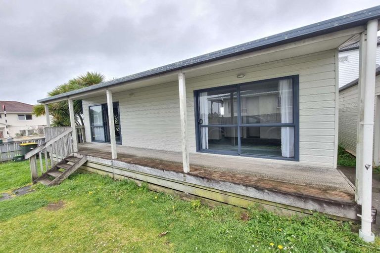 Photo of property in 420 Old Te Atatu Road, Te Atatu Peninsula, Auckland, 0610