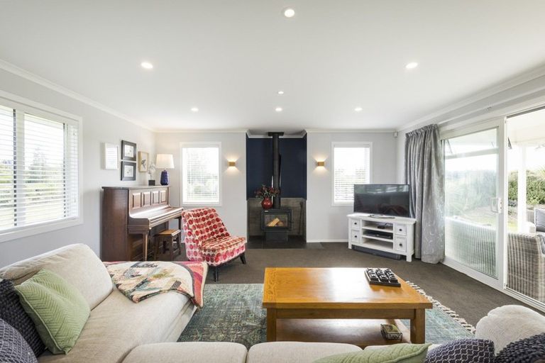 Photo of property in 25 Hartwell Drive, Kelvin Grove, Palmerston North, 4470