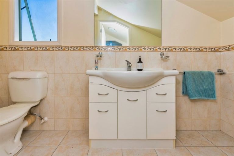 Photo of property in 153c Hobsonville Road, West Harbour, Auckland, 0618