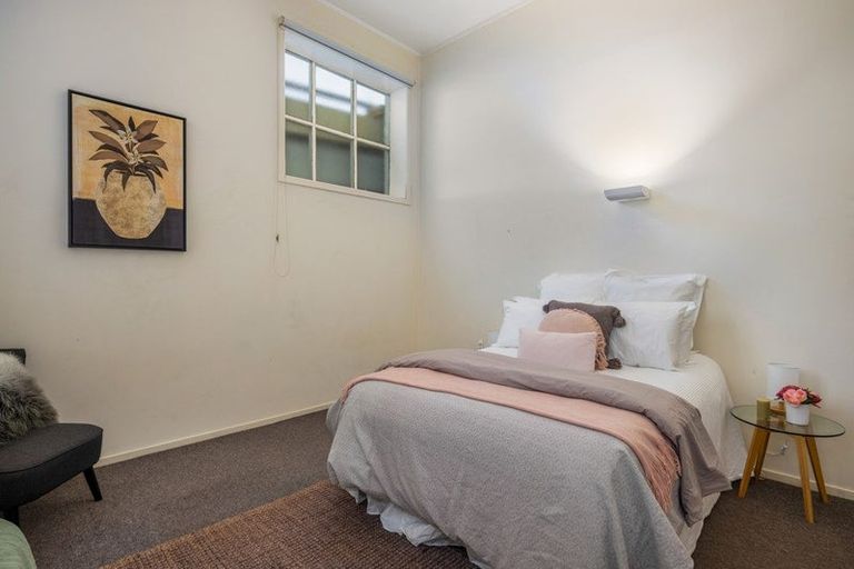 Photo of property in Tennyson Apartments, 18/25 Tennyson Street, Te Aro, Wellington, 6011