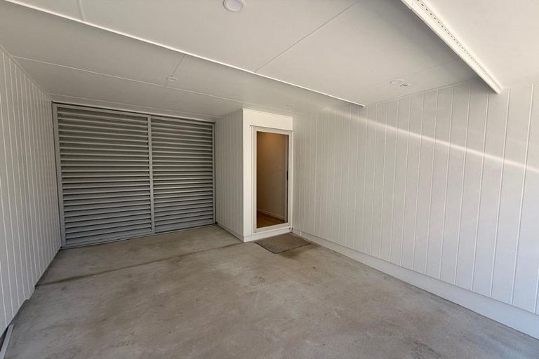 Photo of property in 9/9 Aeroview Drive, Beach Haven, Auckland, 0626