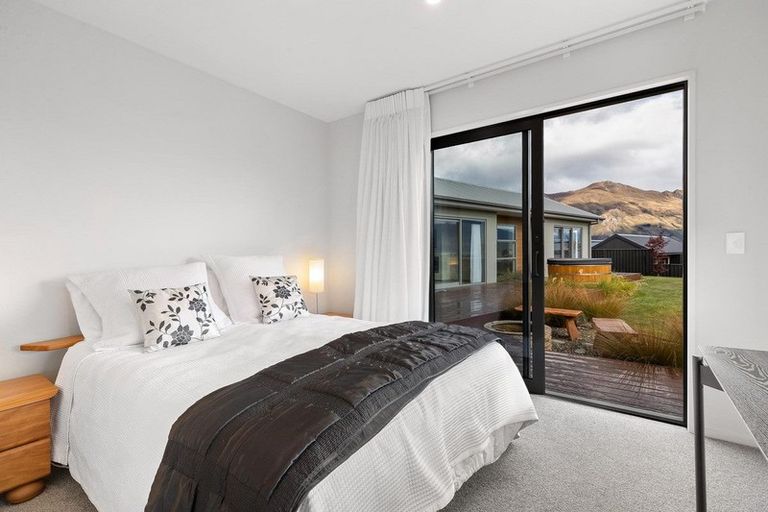 Photo of property in 8 The Heights Avenue, Wanaka, 9305