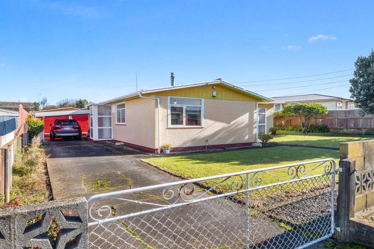 Photo of property in 21 Raupo Street, Castlecliff, Whanganui, 4501