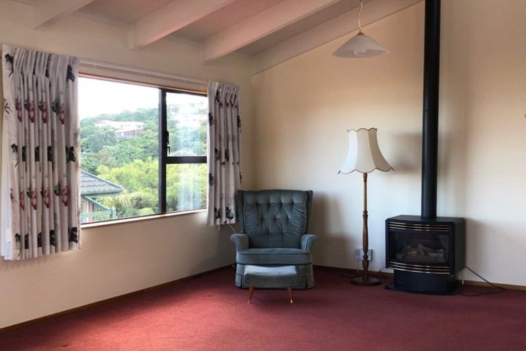 Photo of property in 16 Chestnut Grove, Maungaraki, Lower Hutt, 5010