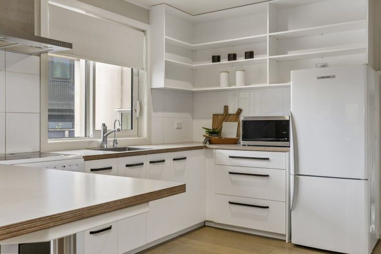 Photo of property in 9 Kowhai Road, Rainbow Point, Taupo, 3330