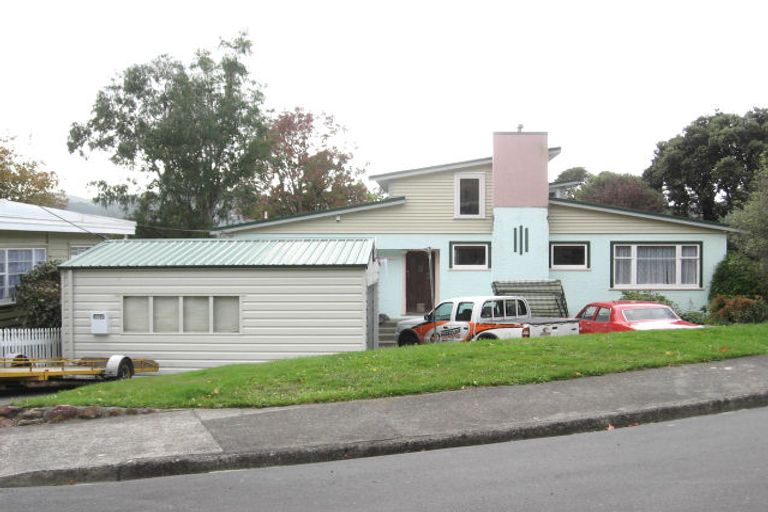 Photo of property in 3 Crawford Grove, Naenae, Lower Hutt, 5011