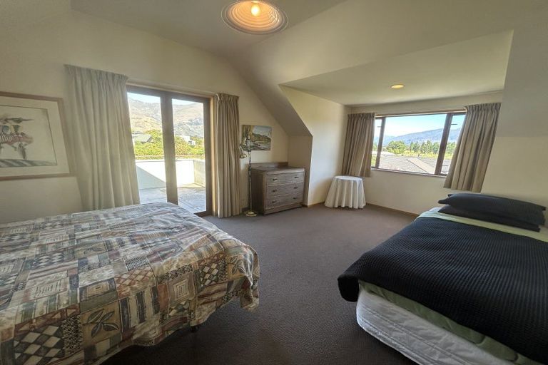 Photo of property in 10 Scaife Place, Wanaka, 9305