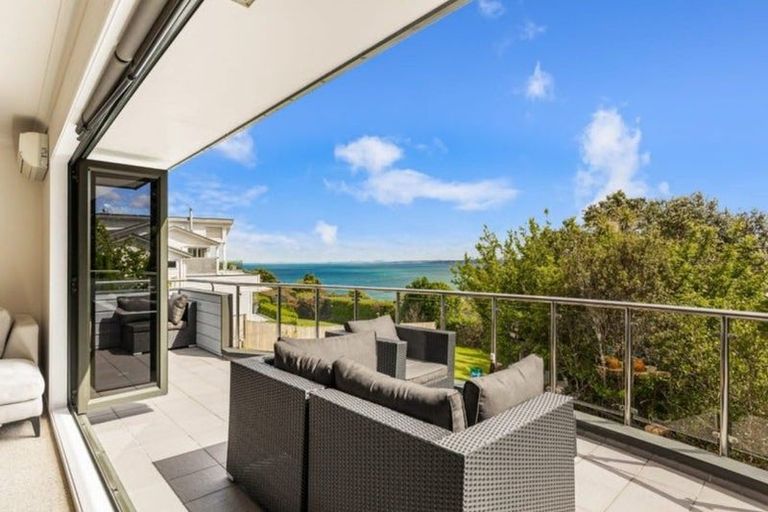 Photo of property in 65 Roberts Road, Matakatia, Whangaparaoa, 0930