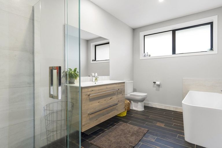 Photo of property in 43 Oceana Drive, Welcome Bay, Tauranga, 3175