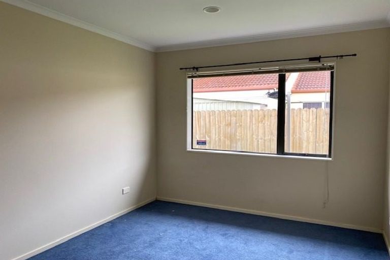 Photo of property in 31 Armoy Drive, East Tamaki, Auckland, 2016