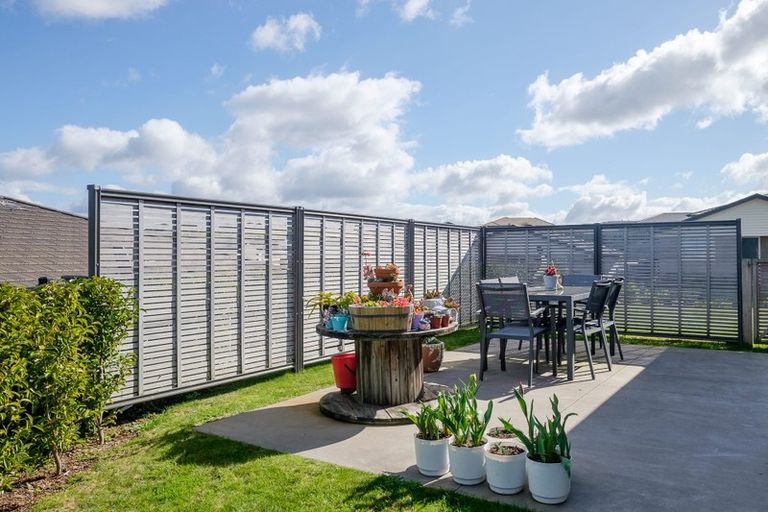Photo of property in Waterview Estate, 44/4 Greystone Place, Omokoroa, 3114