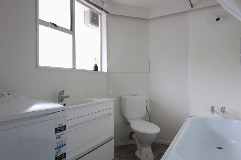 Photo of property in 5 Hawker Street, Mount Victoria, Wellington, 6011