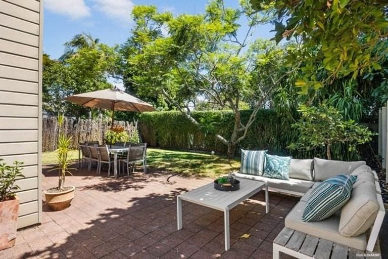 Photo of property in 10 Nottingham Street, Westmere, Auckland, 1022