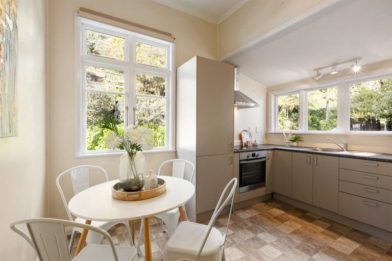 Photo of property in 94 Holloway Road, Aro Valley, Wellington, 6021