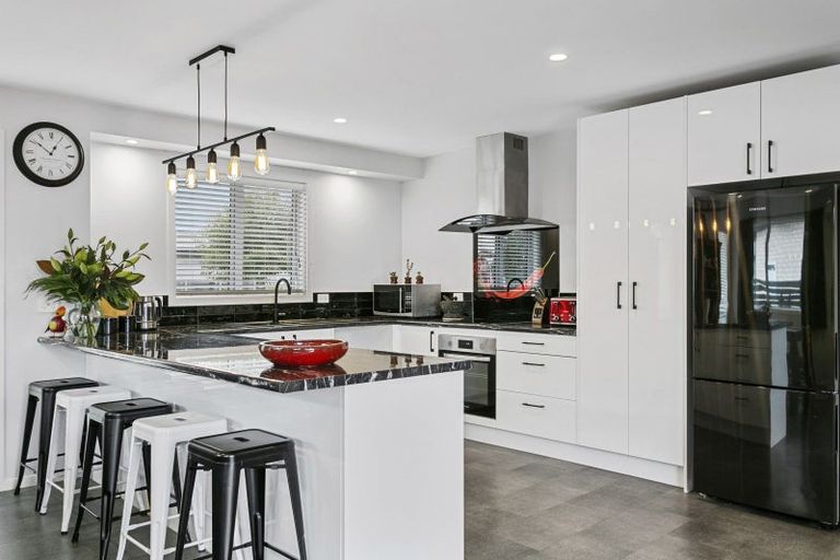 Photo of property in 27 Noumea Drive, Rangatira Park, Taupo, 3330