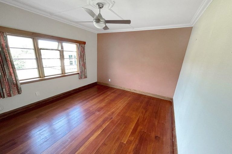 Photo of property in 32 Mcmaster Street, Greytown, 5712