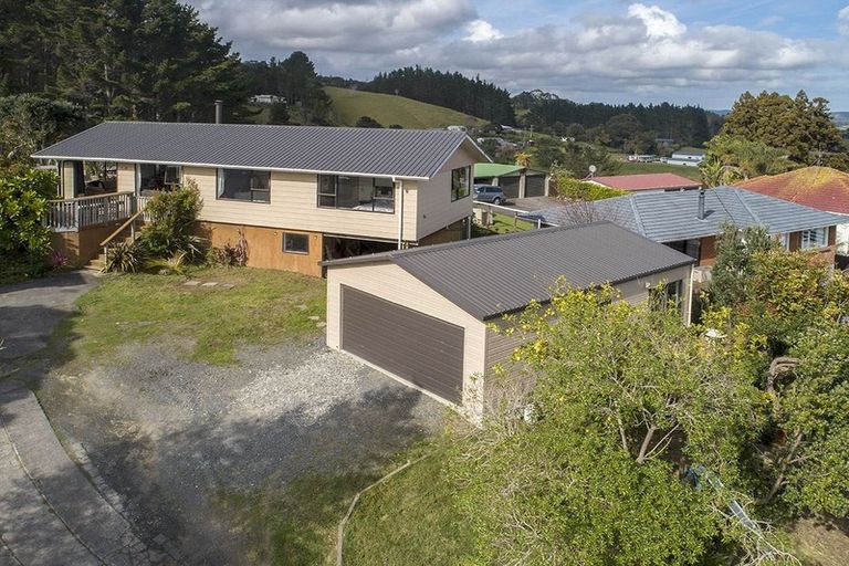 Photo of property in 22 Hand Road, Helensville, 0800