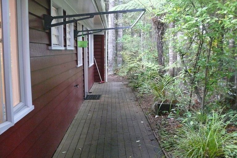 Photo of property in 17 Tawini Road, Titirangi, Auckland, 0604