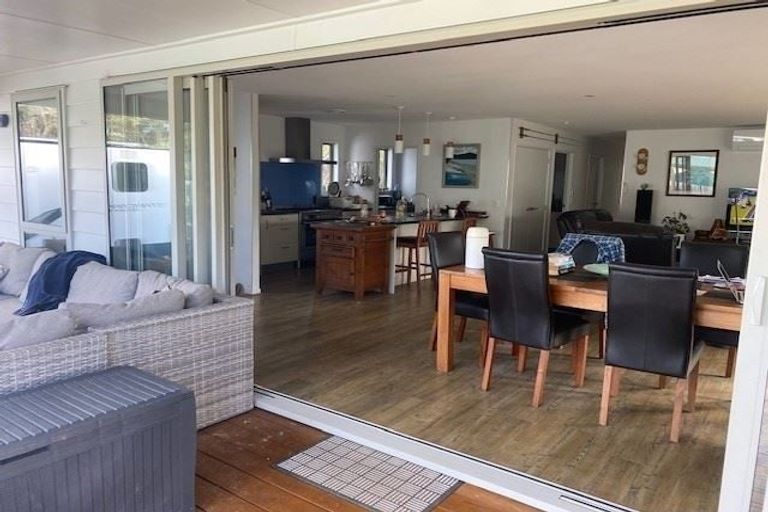 Photo of property in 40 Matauwhi Road, Russell, 0202