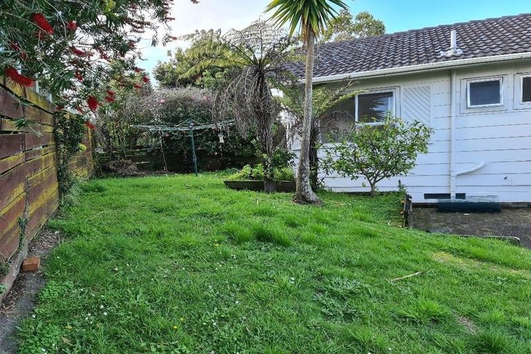 Photo of property in 1 Malters Place, Browns Bay, Auckland, 0630
