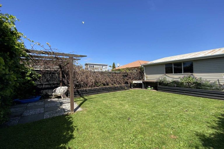 Photo of property in 11 Estuary Road, New Brighton, Christchurch, 8061