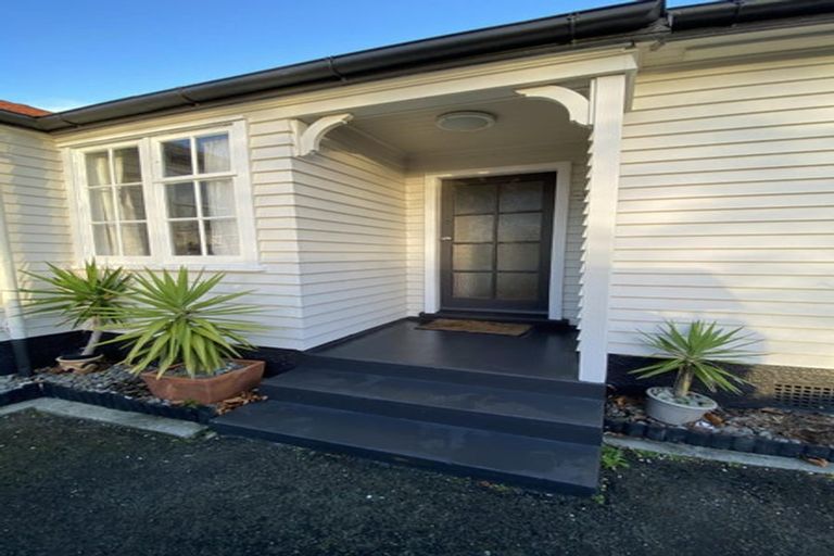 Photo of property in 654 Featherston Street, Roslyn, Palmerston North, 4414