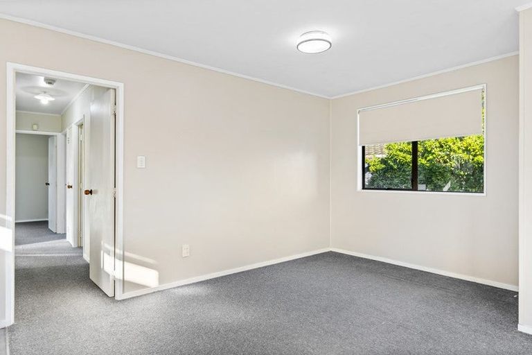 Photo of property in 3/76 Luanda Drive, Ranui, Auckland, 0612