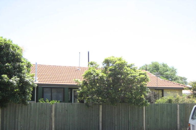 Photo of property in 3 Mchaffies Place, Wainoni, Christchurch, 8061