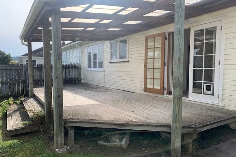 Photo of property in 18 Pilcher Crescent, Naenae, Lower Hutt, 5011